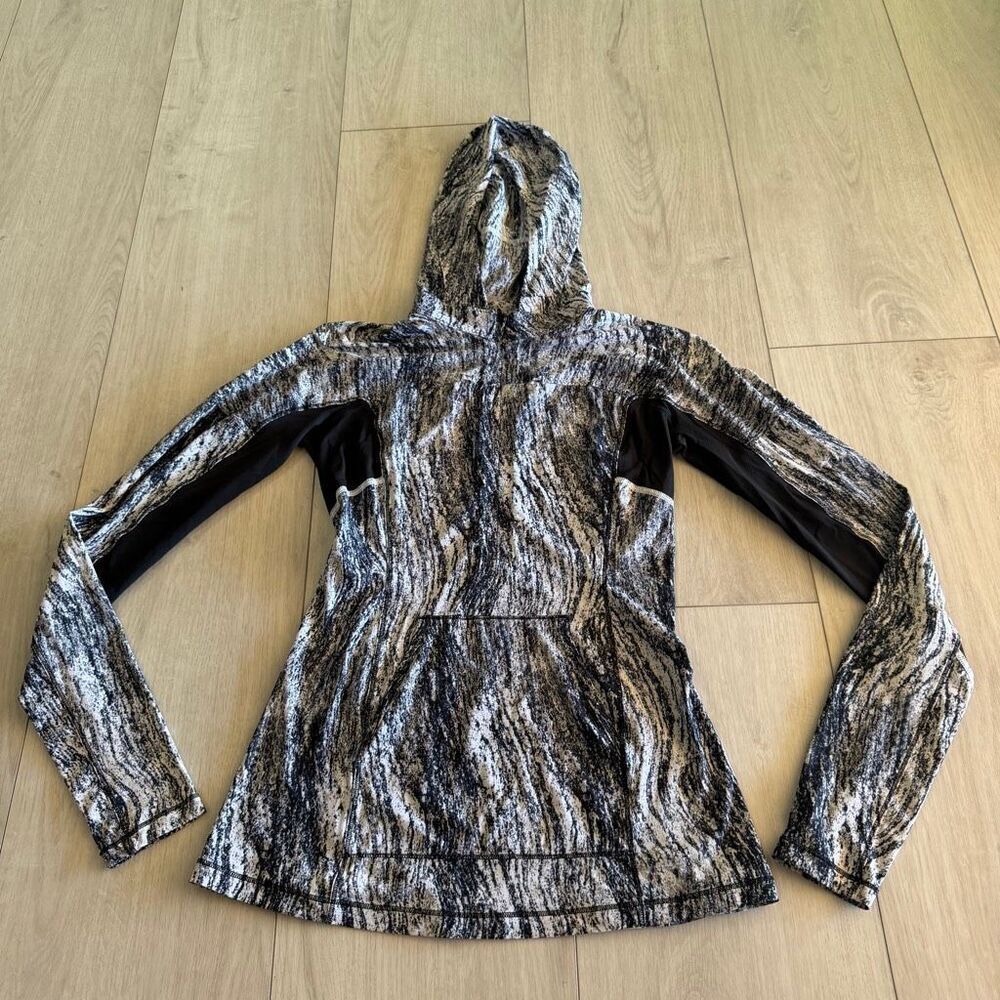Lululemon Runbeam Hoodie black white long sleeve top Running Texture Twist 4/6 - Picture 1 of 8